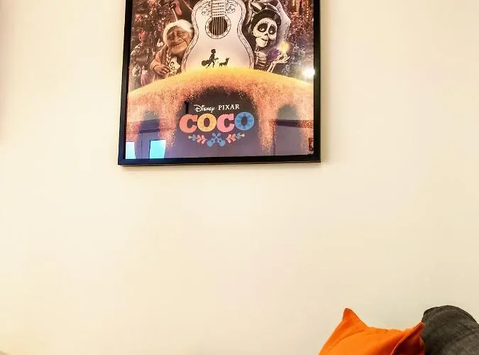 Apartment Bombarda Cinema *