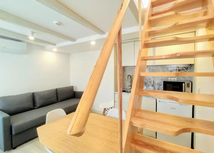 Apartment Bombarda Cinema